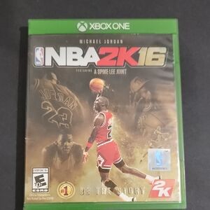 Xbox One NBA 16 Game - Green Case